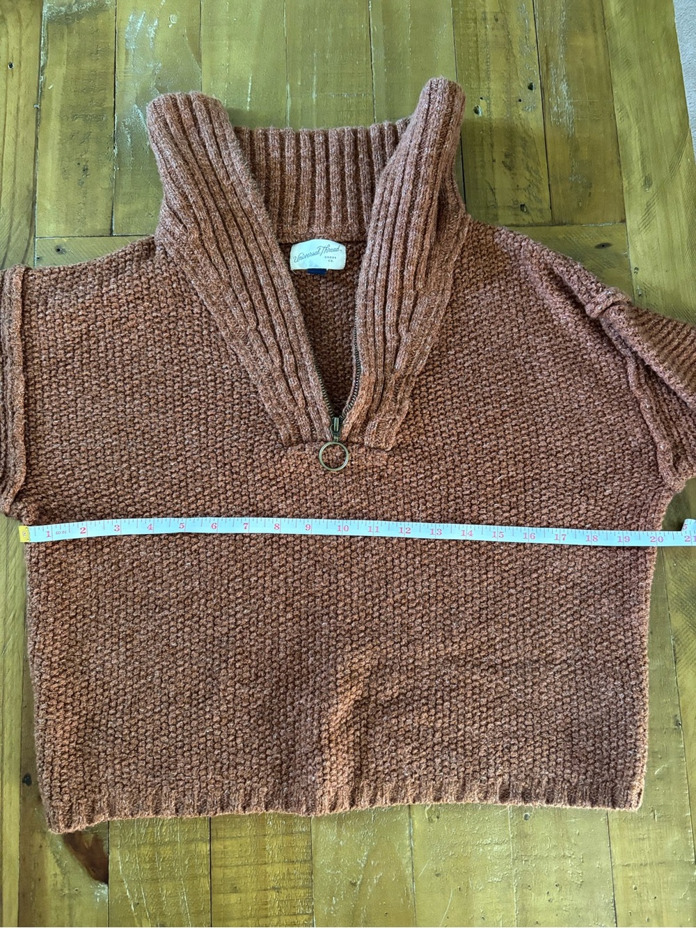 Cropped Sweater - Picture 3 of 3